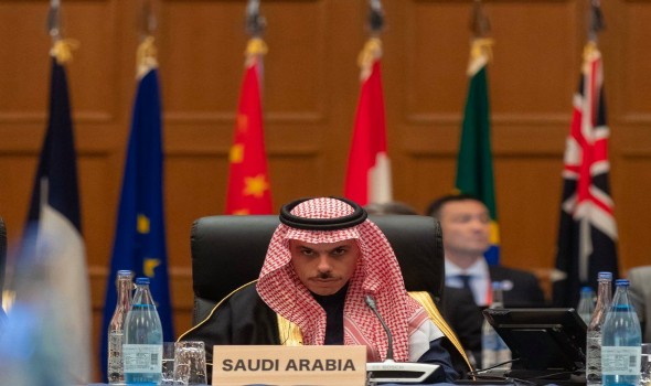 السعودية قلقة إزاء التطورات في البحر الأحمر وتطالب بتجنب التصعيد