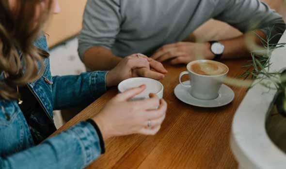  السعودية اليوم - لحظات السعادة المشتركة بين الأزواج تقلل التوتر وتعزز الصحة