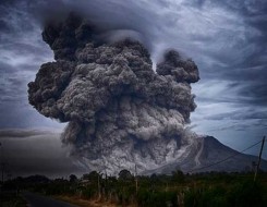  السعودية اليوم - ثوران بركان في أيسلندا بعد نشاط زلزالي لأسابيع