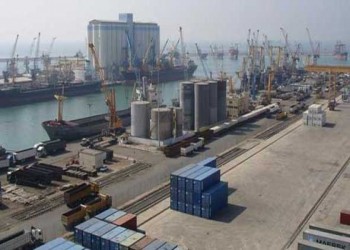  السعودية اليوم - استئناف عمليات تحميل النفط في ميناء الفحل بعد هجوم بمسيرة