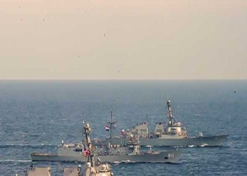  السعودية اليوم - اعتراض سفينة مرتبطة بأسطول الظل الإيراني في بحر العرب وإعادتها تحت المرافقة