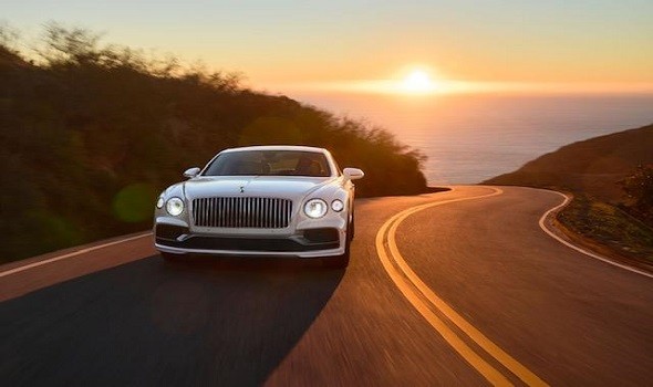 السعودية اليوم - بنتلي تطلق أول سيارة رياضية كهربائية بالكامل