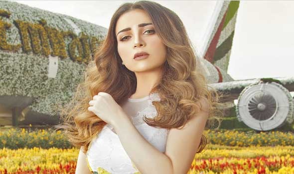  السعودية اليوم - مي عز الدين تخطف الأنظار بإطلالة صيفية بسيطة وأنيقة