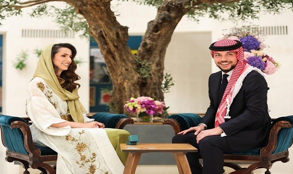 الأميرة رجوة تظهر بالعباءة العربية في أجواء رمضانية دافئة
