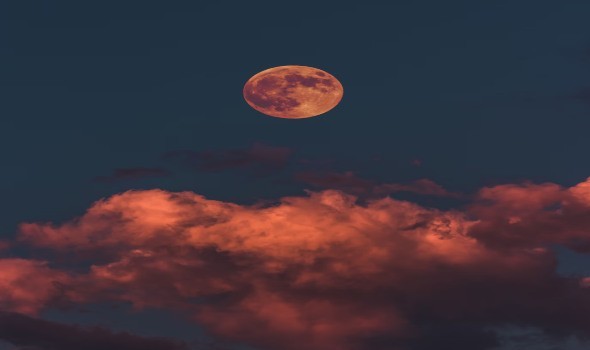 السعودية اليوم - فلكية جدة تدعو للاستعداد لرصد خسوف كلي للقمر يمكن مشاهدته في السعودية والوطن العربي