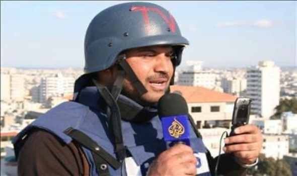 مقتل عدد من أفراد أسرة وائل الدحداح مراسل الجزيرة في قطاع غزة وهو على الهواء مباشرة