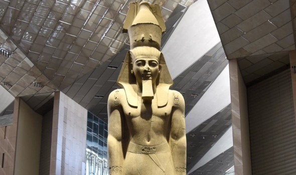 فاينانشال تايمز تبرز كنوز مصر القديمة بالمتحف الكبير بالتزامن مع بدء العد التنازلي لافتتاحه