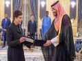  السعودية اليوم - ولي العهد السعودي يستقبل صفية السهيل و يقبل إعتمادها كسفير فوق العادة لبغداد في المملكة