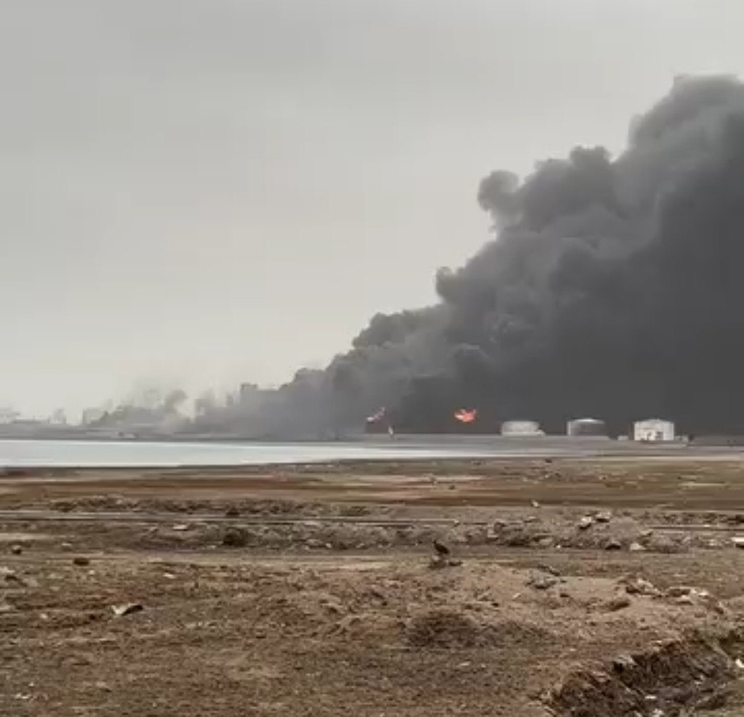  السعودية اليوم - السعودية تستهدف مواقع حوثية في الحديدة مرتبطة بتهديد السفن وتحذر من استمرار التصعيد