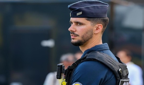  السعودية اليوم - سرقة مجوهرات التاج الفرنسي تهز متحف اللوفر وتغلق أبوابه