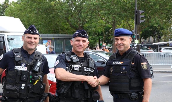  السعودية اليوم - توقيف شرطيين فرنسيين بتهمة اغتصاب امرأة داخل محكمة في باريس