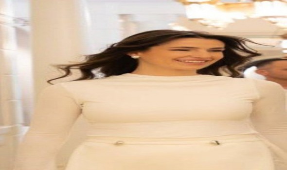 الأميرة رجوة تتألق بإطلالة أنيقة بالأبيض تجمع بين البساطة والرقي