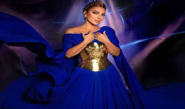 أصالة تواصل اعتماد صيحة الكورسيه في إطلالاتها وتثير الجدل بشأن حدود التكرار والتجديد في أسلوبها