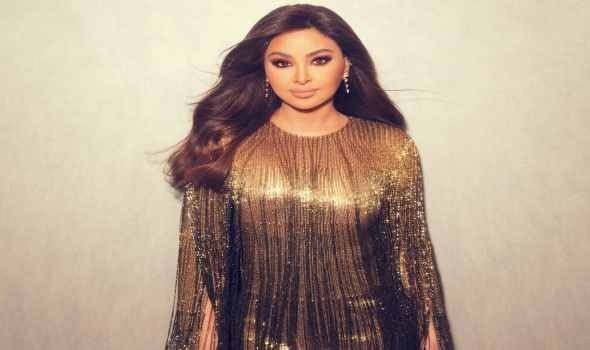  السعودية اليوم - إليسا تتألق بصيحات السهرات في فساتين أوف شولدر ولمسات كريستالية تعكس أناقتها