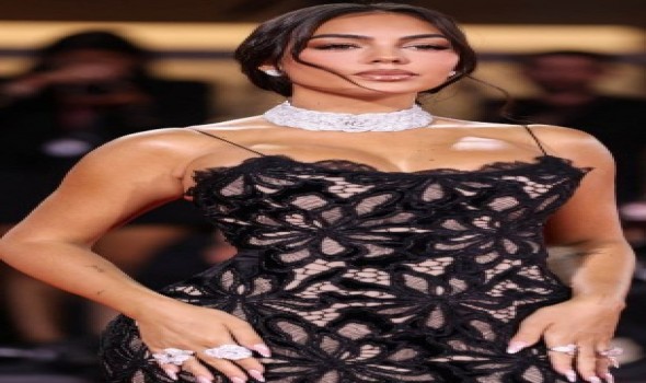 جورجينا رودريغز تتألق في مهرجان فينيسيا بإطلالة جمالية تخطف الأنظار