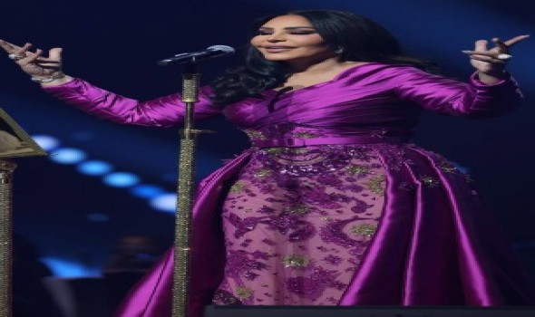 أحلام تتألق بإطلالة ملكية فاخرة باللون البنفسجي في حفلها بموسم جدة