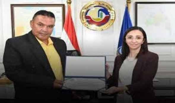 من عامل نظافه الي باحث قانوني مصري يحصل علي الماجستير ويستعد للدكتوراه