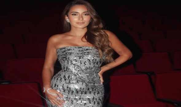 فساتين السهرة المرصعة تتألق على سجادة حفل الموركس دور 2025 وإطلالات نجمات الوطن العربي تأسر الأنظار