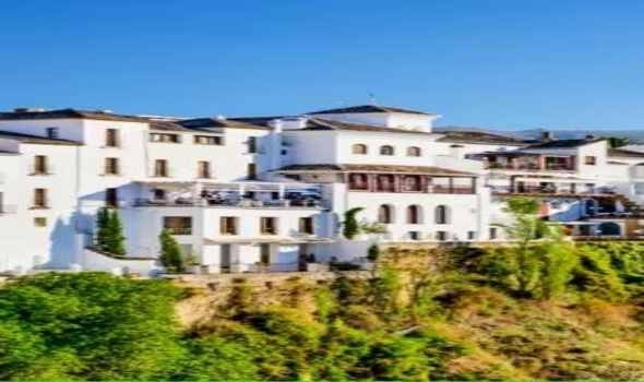  السعودية اليوم - السياحة في إسبانيا جولة بين مدن تنبض بالتاريخ والجمال