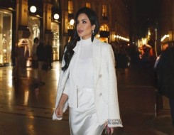  السعودية اليوم - اللون الأبيض يتربّع على عرش إطلالات النجمات في بدايات خريف 2025