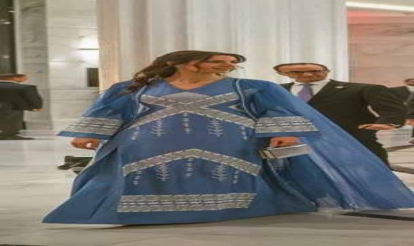 الثقة والقوة شعار نساء العائلة الملكية الأردنية في إطلالاتهن بدرجات الأزرق