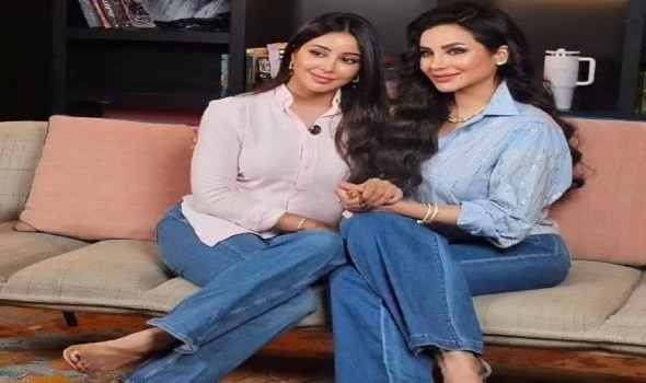  السعودية اليوم - الأزرق يوحّد إطلالات لجين وأسيل عمران في سهرة راقية تجسّد قوة الروابط بين الشقيقتين