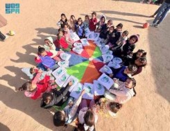  السعودية اليوم - مركز الملك سلمان للإغاثة يوزع 390 قسيمة لشراء الكسوة الشتوية على النازحين في لحج اليمنية