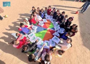 السعودية اليوم - مركز الملك سلمان للإغاثة يوزع 390 قسيمة لشراء الكسوة الشتوية على النازحين في لحج اليمنية