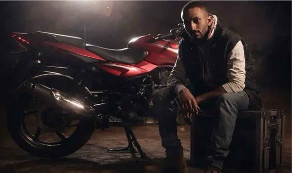  السعودية اليوم - أغنية بقى ليك بمبي من غرفة شاب سوداني إلى ظاهرة رقمية تجتاح العالم العربي وتعيد تشكيل ذائقة موسيقى الشباب