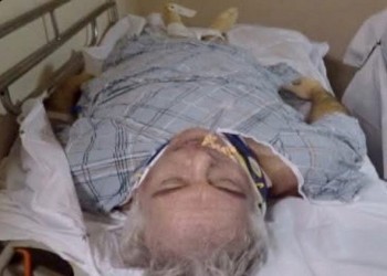 السعودية اليوم - جيفري إبستين يلقي باللوم على الملك تشارلز في تنحي الأمير أندرو