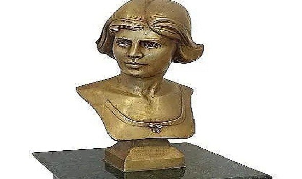  السعودية اليوم - مي زيادة أديبة النهضة التي تجاوزت دور “الملهمة” وصنعت حضورها الفكري