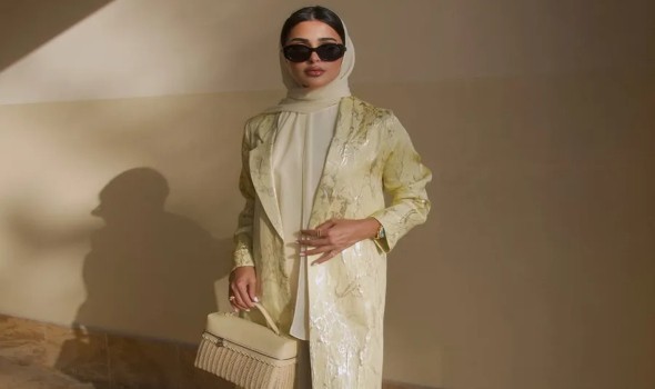  السعودية اليوم - طرق لتنسيق الأصفر الزبدي بأسلوب أنيق للمحجبات