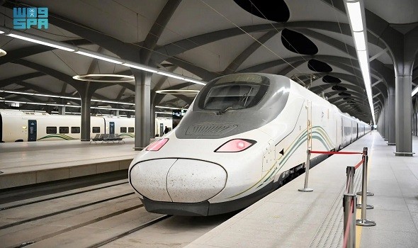  السعودية اليوم - قطار الحرمين السريع ينقل ملايين المسافرين بين مكة والمدينة بكفاءة عالية