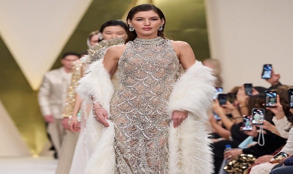  السعودية اليوم - الديكور في عروض الأزياء تجربة بصرية لا تُنسى