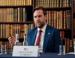  السعودية اليوم - فانس يصل باكستان و لقاءات منفصلة مع إيران و الاتفاق قد  يستغرق أسابيع و ترامب يحذّر إيران من فشل المفاوضات