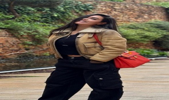 ياسمين صبري تتألق بإطلالات كاجوال ورياضية أنيقة