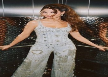  السعودية اليوم - نانسي عجرم وأنغام تتصدران موضة إطلالات السهرة اللامعة