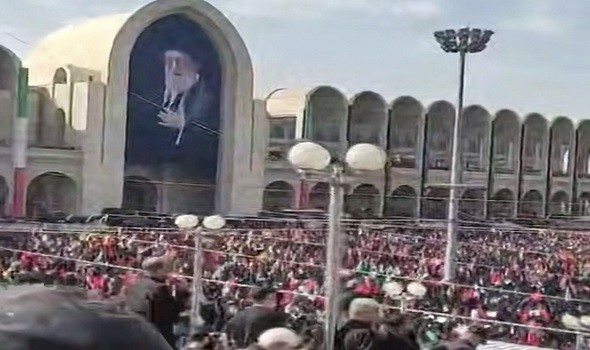  السعودية اليوم - جنازة علي خامنئي تجمع أقطاب النظام الإيراني وغياب مجتبى يثير التساؤلات وترمب يعلن وقف إطلاق النار لأسبوع