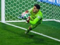 السعودية اليوم - الدقيقة 27 شوبير يواصل التألق ويتصدى لرأسية ماك أليستر من على حدود منطقة الست ياردات