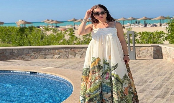  السعودية اليوم - إطلالات النجمات وعاشقات الموضة تتألق بصيحة الكشكش الحيوية في موسم الصيف