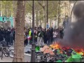  السعودية اليوم - مواجهات دامية وحرائق مشتعلة في باريس وعدة مدن فرنسية جراء احتجاجات غلاء المعيشة
